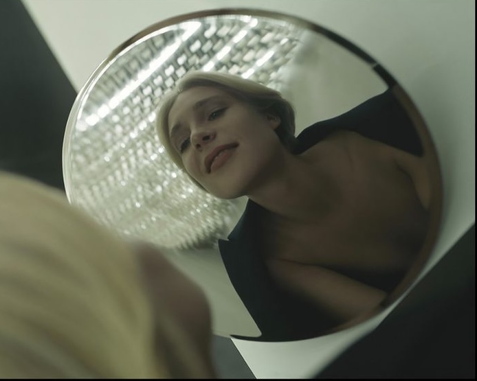 ELLE US